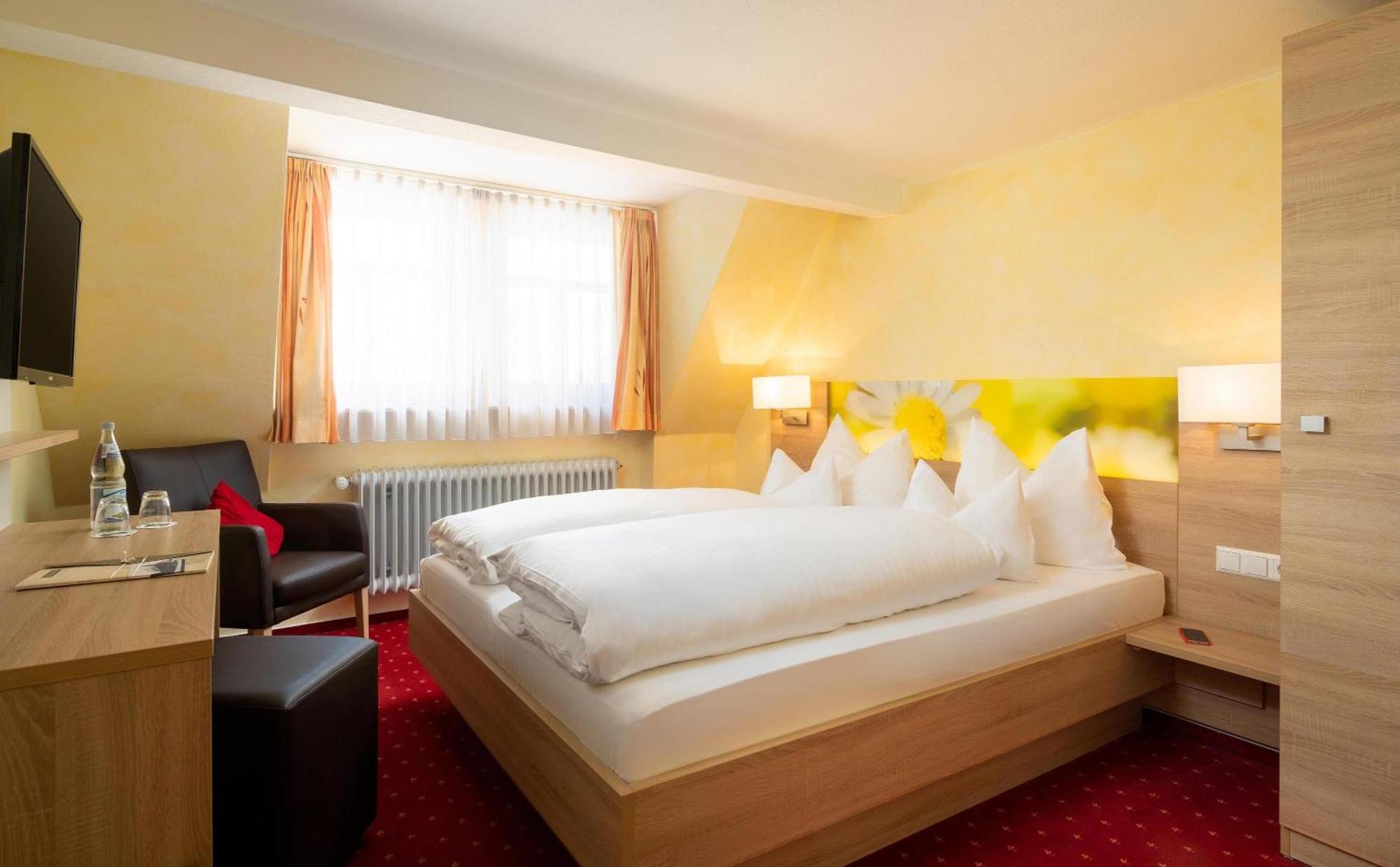 Hotel & Restaurant Post Laichingen Eksteriør bilde