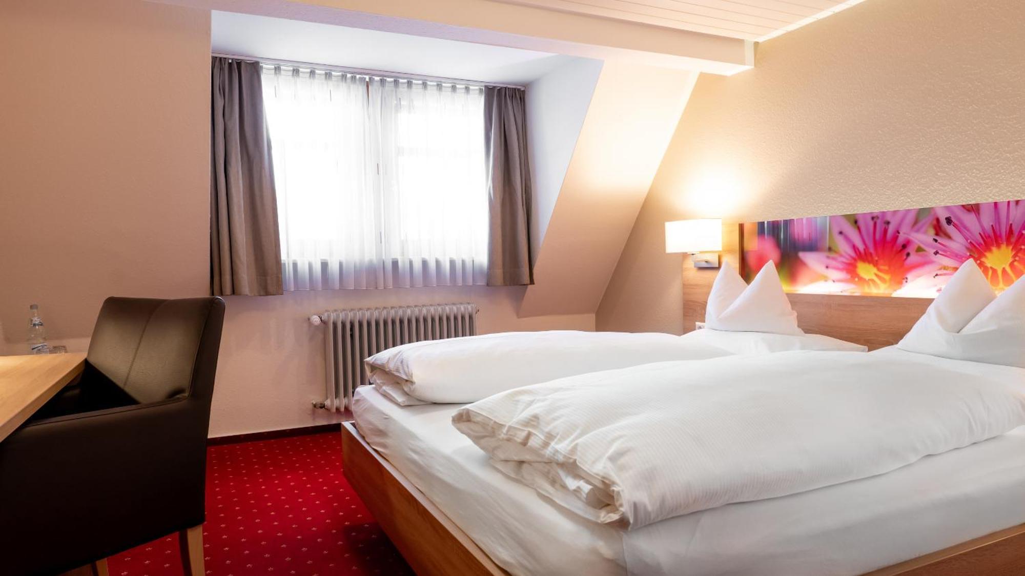 Hotel & Restaurant Post Laichingen Eksteriør bilde