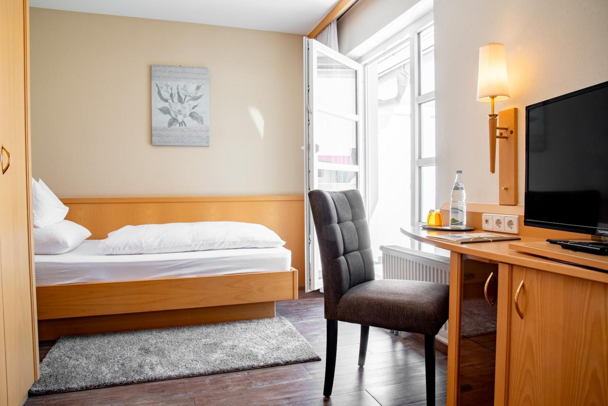 Hotel & Restaurant Post Laichingen Eksteriør bilde