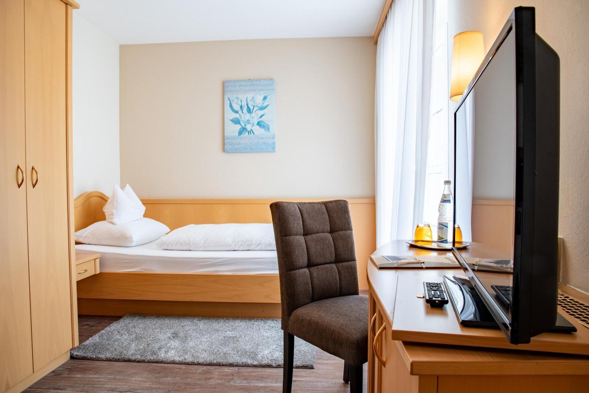 Hotel & Restaurant Post Laichingen Eksteriør bilde